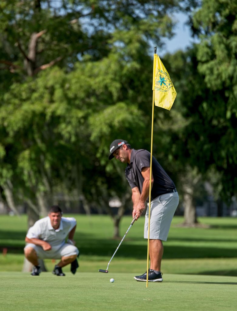Sarabay Golf & County Club Take the Putt